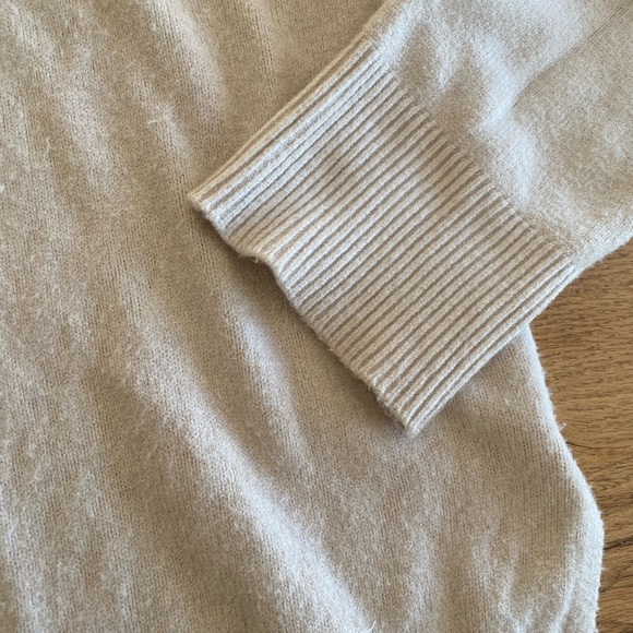 Tahari Super Soft Crew Neck Long Sleeve‎  Cream Sweater Women’s XL Preloved - Picture 4 of 10